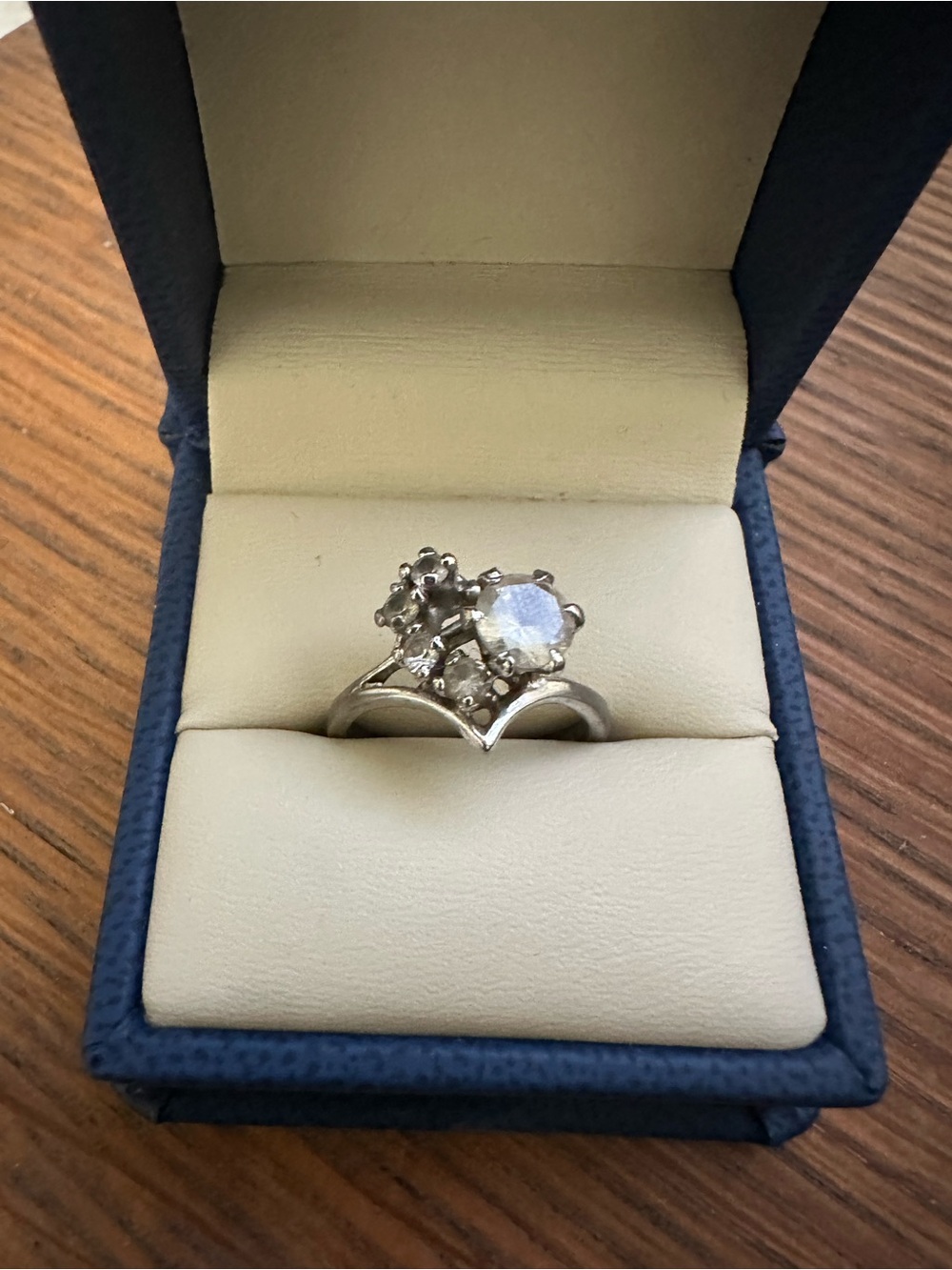 Vintage 18k THGE Silver Diamond Ring Size 7.5